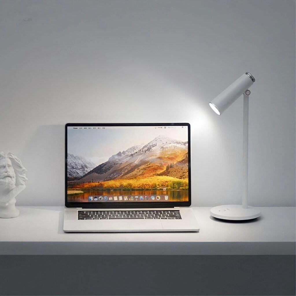 LED-Tischleuchte von BUYnBLUE entdecken!