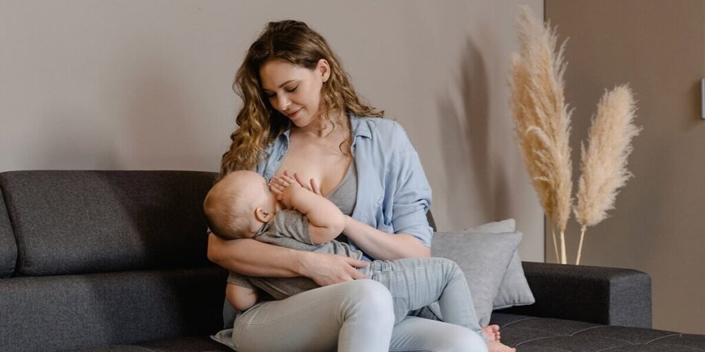 Mikrowelle & Babybrei: Darf man das? Tipps für Eltern