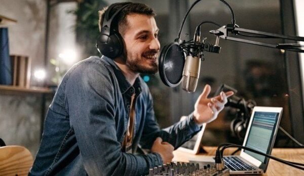 Tommi Schmitt spricht offen über Routinen abseits der Kamera Tommi Schmitt spricht offen über Routinen abseits der Kamera